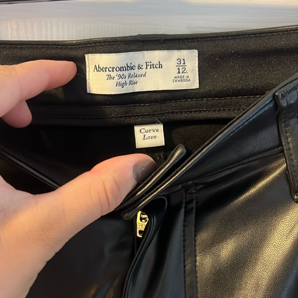 Abercrombie & Fitch Black Straight Leg Pants - Picture 5 of 6